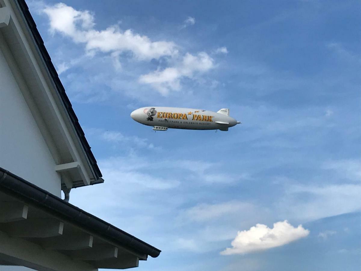 Ferienwohnung Am Zeppelin Hangar FDH Eksteriør bilde